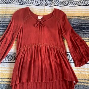 Mossimo rusty-red low-high blouse